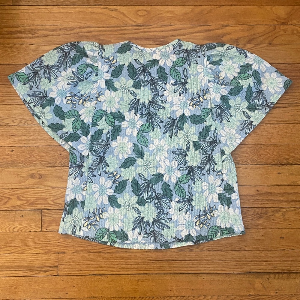 LOFT Textured Floral Button-Up Top - Picture 4 of 4